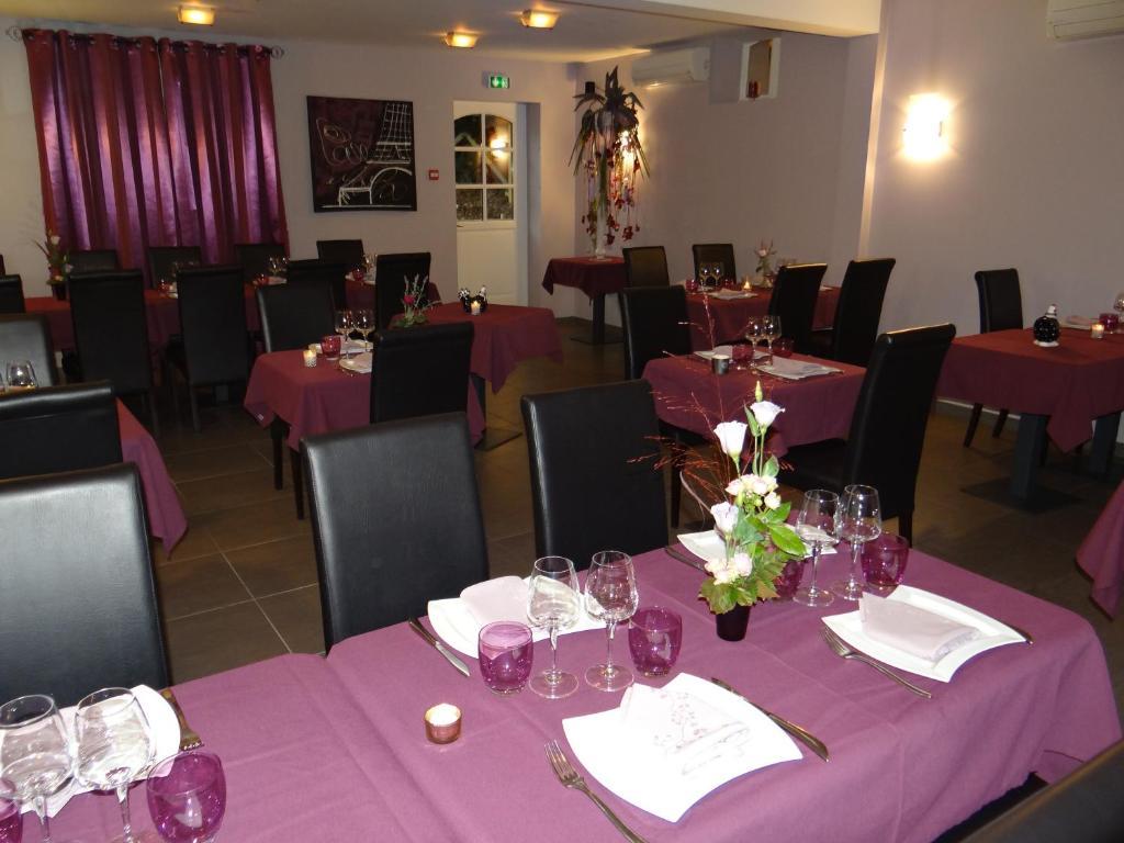 Logis-Hotel Restaurant Auberge Les Vallees Du Perche Vichères المظهر الخارجي الصورة